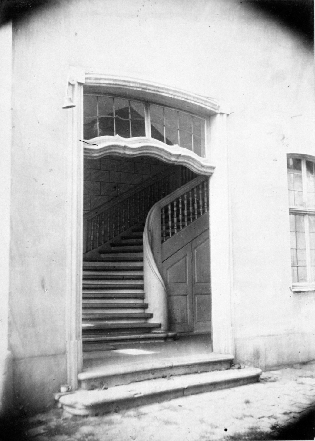 1863_Mylius_Frankfurt_am_Main_Kaisertreppe_im_Cronstettischen_Stift_anagoria
