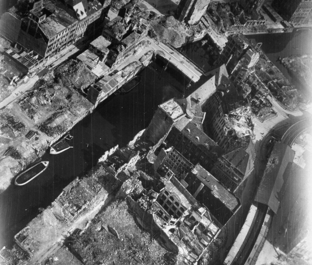 USAAF_Hamburg_Rödingsmarkt_1945