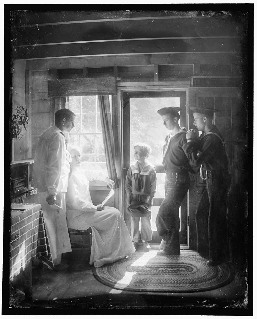 The_Clarence_White_Family_in_Maine_Gertrude_Käsebier_1913
